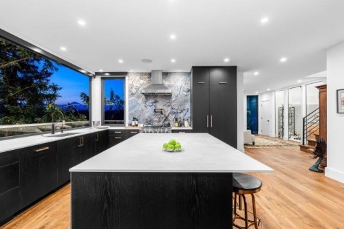 6224 St Georges Place, West Vancouver, BC 