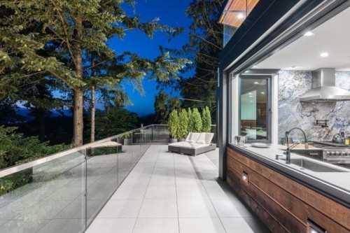 6224 St Georges Place, West Vancouver, BC 