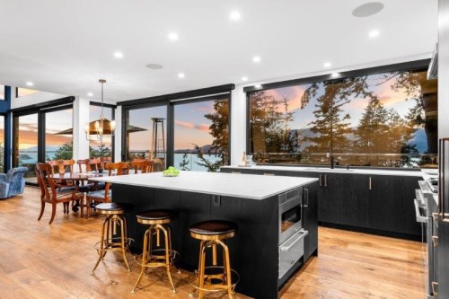 6224 St Georges Place, West Vancouver, BC 