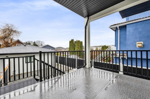 2827 Dundas Street, Vancouver, BC 