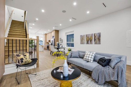 2827 Dundas Street, Vancouver, BC 