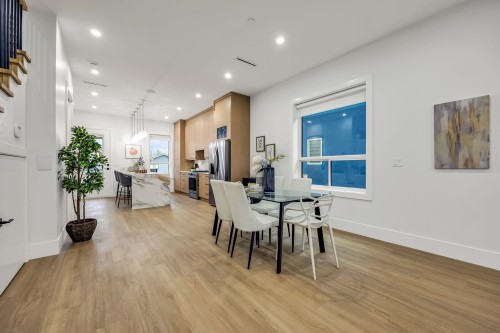 2827 Dundas Street, Vancouver, BC 