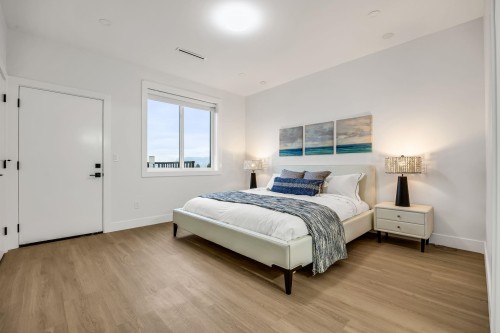 2827 Dundas Street, Vancouver, BC 