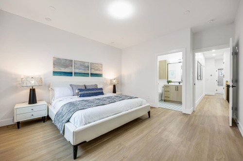 2827 Dundas Street, Vancouver, BC 