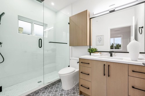 2827 Dundas Street, Vancouver, BC 