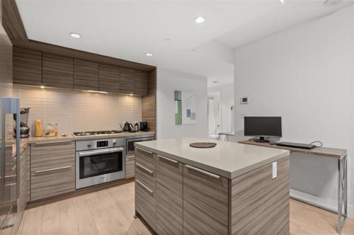 1909-1550 Fern Street, North Vancouver, BC 