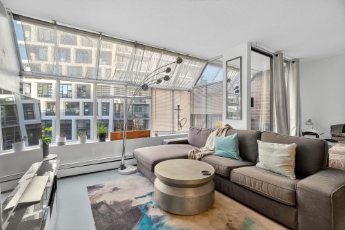 902-950 Drake Street  Vancouver, BC V6Z 2B9