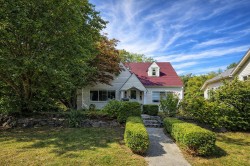 887 28th Avenue W Vancouver, BC V5Z 2H6