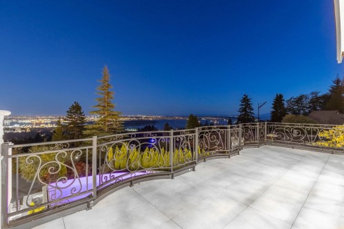 1445 Sandhurst Place, West Vancouver, BC 