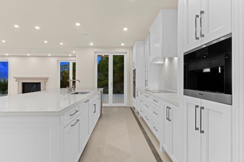 1445 Sandhurst Place, West Vancouver, BC 