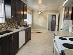 505 45th Avenue E Vancouver, BC V5W 1X6