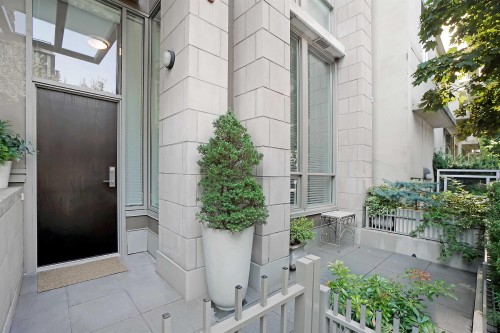 1045 Richards Street, Vancouver, BC 