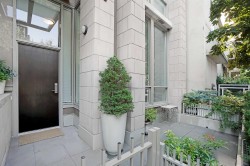 1045 Richards Street  Vancouver, BC V6B 0C2