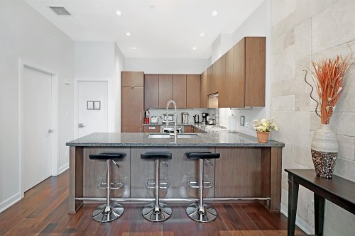 1045 Richards Street, Vancouver, BC 