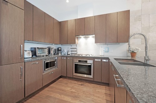 1045 Richards Street, Vancouver, BC 