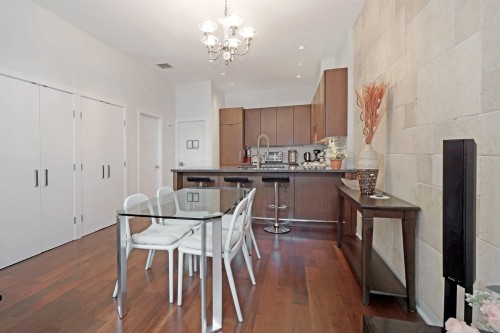 1045 Richards Street, Vancouver, BC 