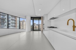 17xx-1033 Nelson Street  Vancouver, BC V6E 0E5