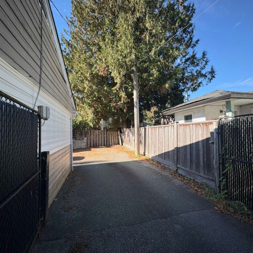 12129 222 Street, Maple Ridge, BC 