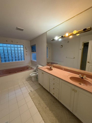 3200 River Rd, Richmond, BC 