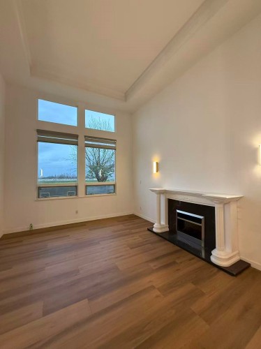 3200 River Rd, Richmond, BC 