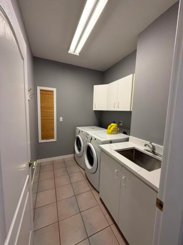 3200 River Rd, Richmond, BC 