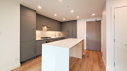 708-7977 Lansdowne Road, Richmond, BC 