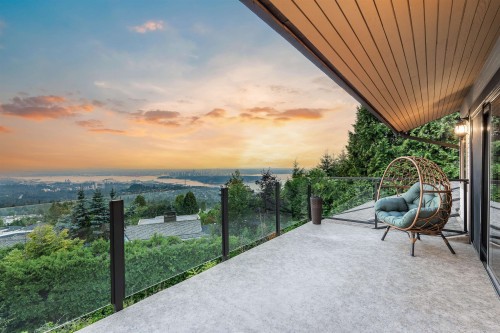 1521 Chartwell Drive, West Vancouver, BC 