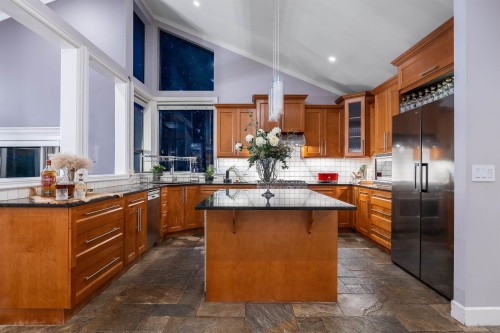 1521 Chartwell Drive, West Vancouver, BC 