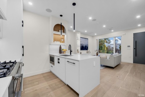 1-65 King Edward Avenue E, Vancouver, BC 