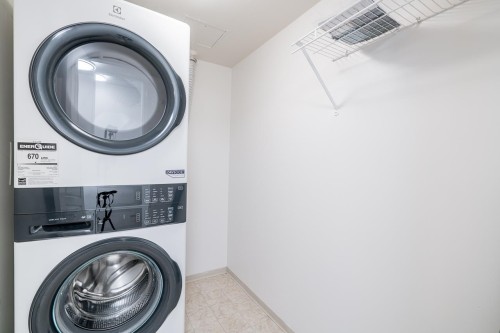 005-9298 University Crescent, Burnaby, BC 