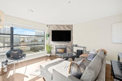 410-124 3rd Street W North Vancouver, BC V7M 1E8