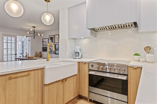 2680 4Th Avenue W, Vancouver, BC 