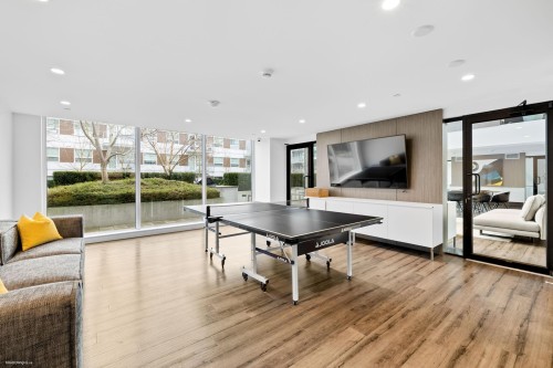 606-5508 Hollybridge Way, Richmond, BC 