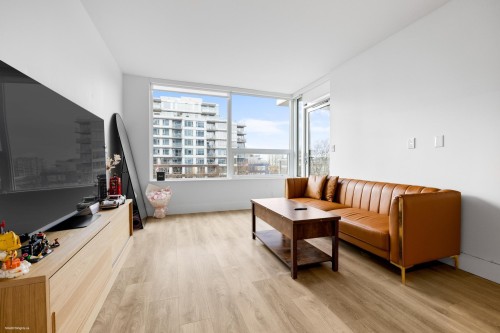 606-5508 Hollybridge Way, Richmond, BC 