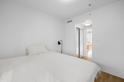 606-5508 Hollybridge Way, Richmond, BC 