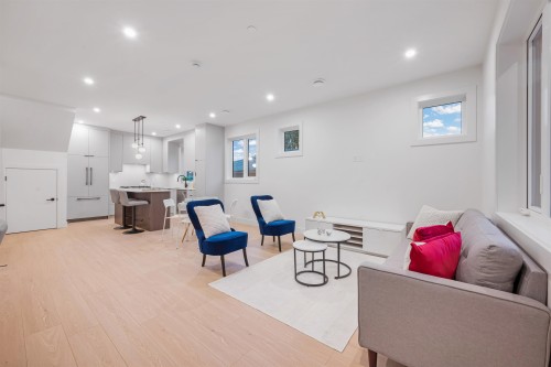 2-5554 Culloden Street, Vancouver, BC 