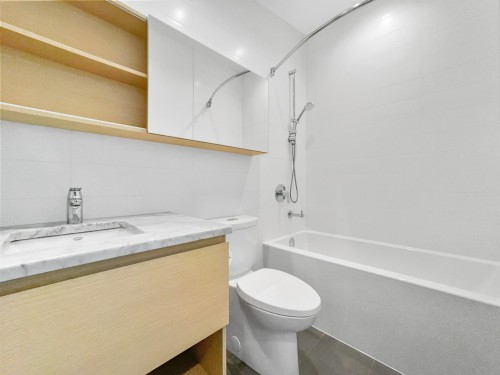 36Xx-657 Whiting Way, Coquitlam, BC 