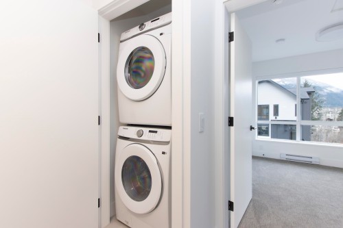 38070 Helm Way, Squamish, BC 