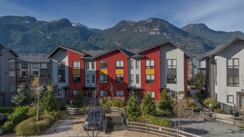 38070 Helm Way, Squamish, BC 