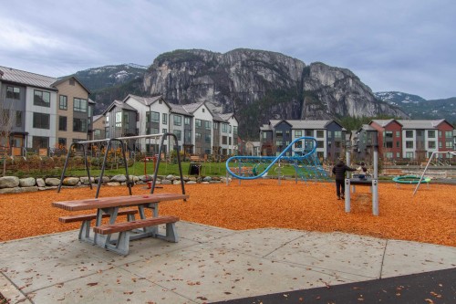 38070 Helm Way, Squamish, BC 