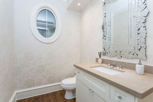 6417 Pitt Street, West Vancouver, BC 