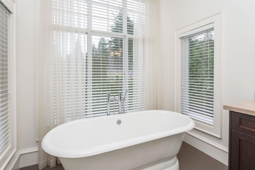 6417 Pitt Street, West Vancouver, BC 