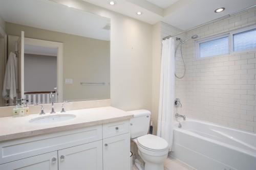 6417 Pitt Street, West Vancouver, BC 