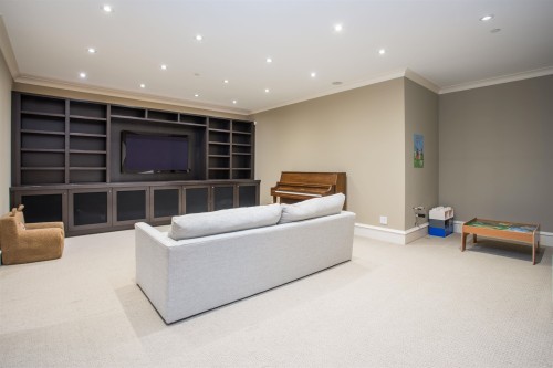 6417 Pitt Street, West Vancouver, BC 