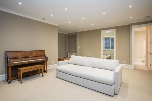 6417 Pitt Street, West Vancouver, BC 