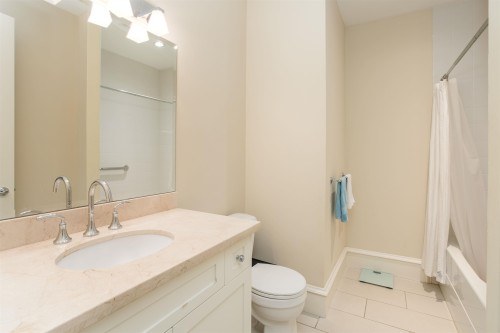 6417 Pitt Street, West Vancouver, BC 