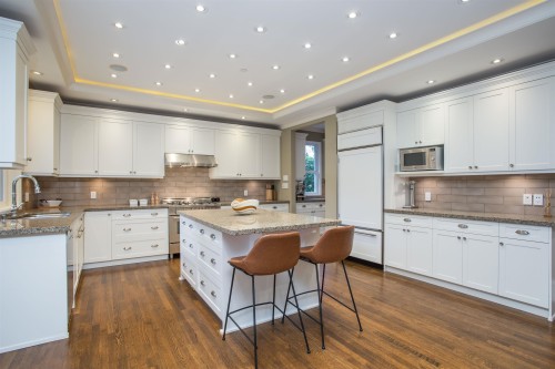 6417 Pitt Street, West Vancouver, BC 