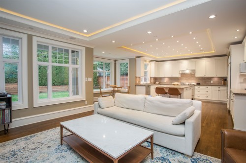 6417 Pitt Street, West Vancouver, BC 