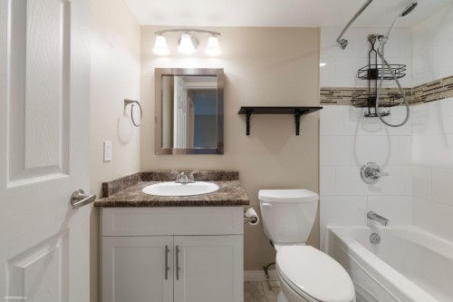 210-8511 Ackroyd Road, Richmond, BC 