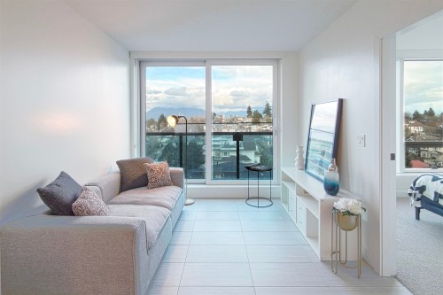 702-5058 Joyce Street, Vancouver, BC 